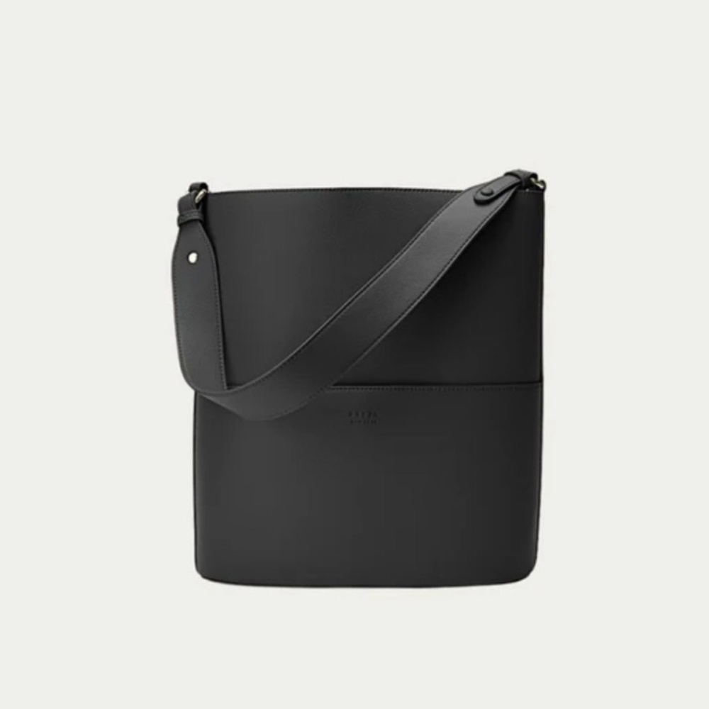 Freja Black Bucket Bag